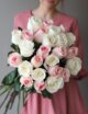 Белые и розовые розы в ленту (25 шт) №1032