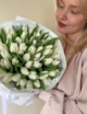 Белые тюльпаны голландские в белом оформлении (51 шт) №1589