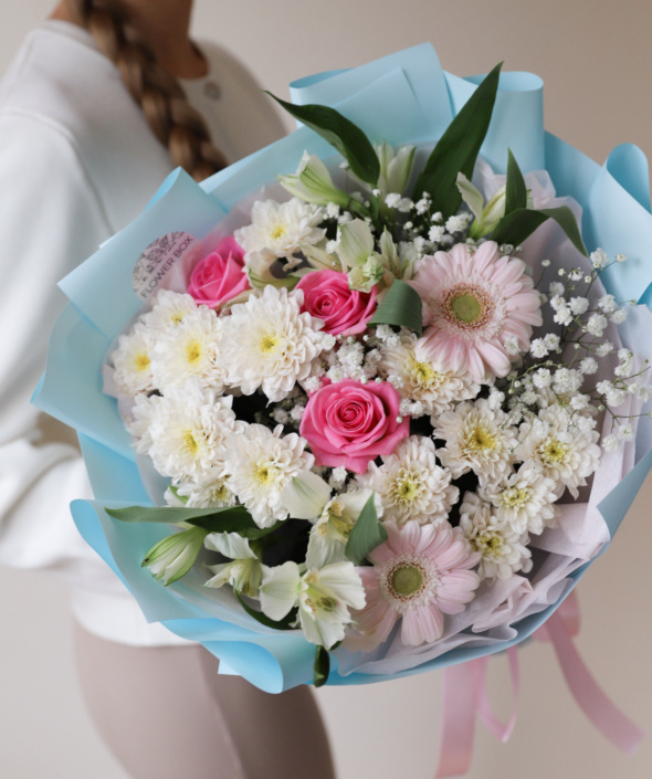 Букет нежный в голубом оформлении №1944