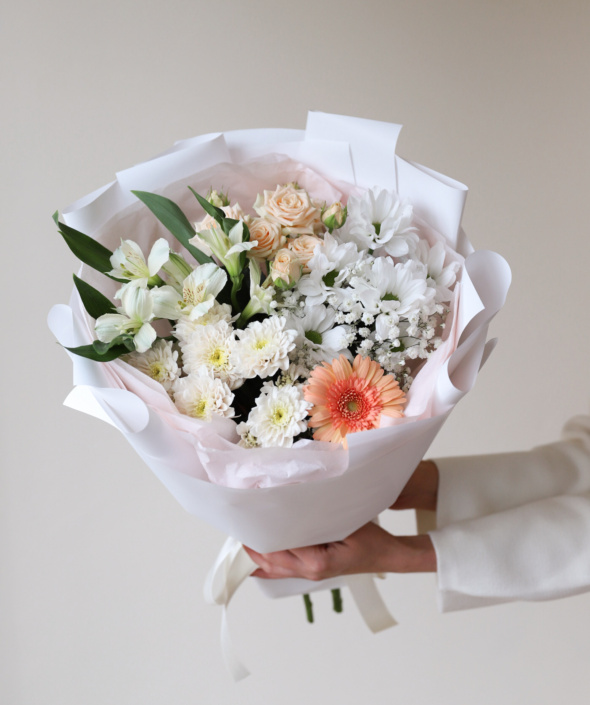 Букет в белом оформлении №1946 Букет в белом оформлении №1946