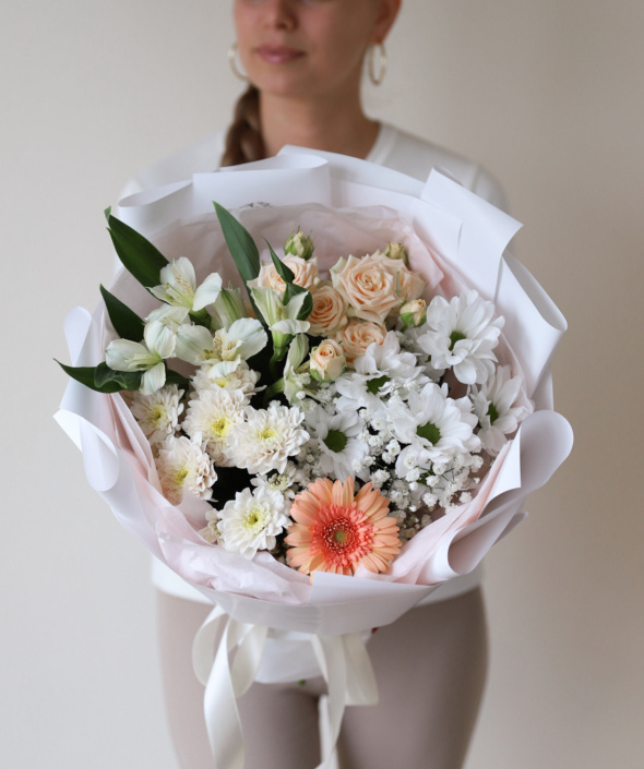 Букет в белом оформлении №1946 Букет в белом оформлении №1946
