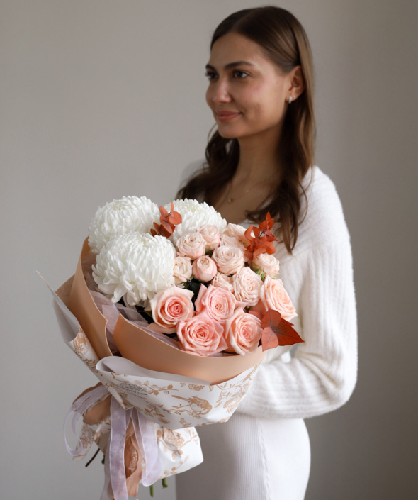 Букет в нежной гамме с белыми хризантемами №2119 Букет в нежной гамме с белыми хризантемами №2119