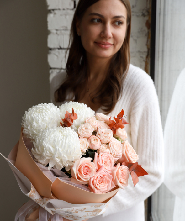 Букет в нежной гамме с белыми хризантемами №2119 Букет в нежной гамме с белыми хризантемами №2119