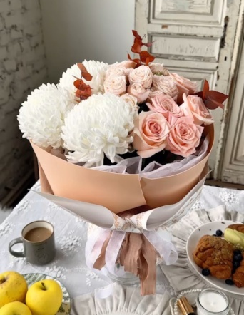 Эффектный букет в коробке-переноске №2118 Эффектный букет в коробке-переноске №2118