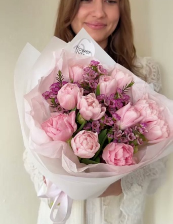 Дуобукет из махровых тюльпанов и хамелациума №2143