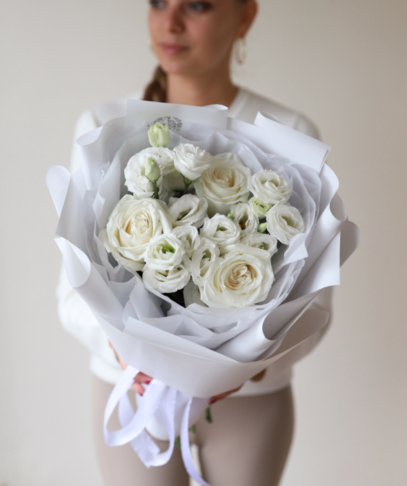 Дуобукет с лизиантусом и розами №1662 Дуобукет с лизиантусом и розами №1662