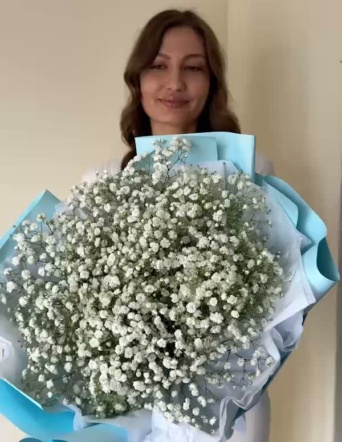 Гипсофила белая в голубом оформлении (5 шт) №1678