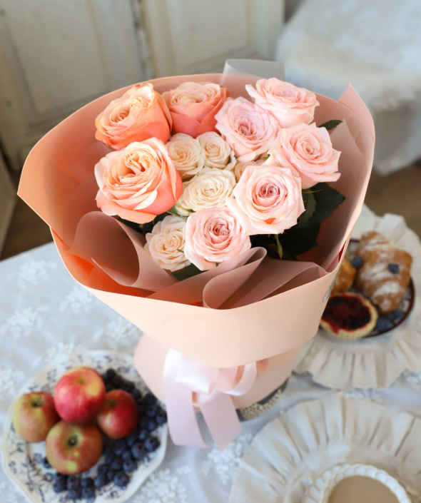 Микс из роз в персиковых оттенках №2205