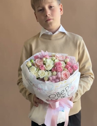 Микс роз в фирменном оформлении №1970