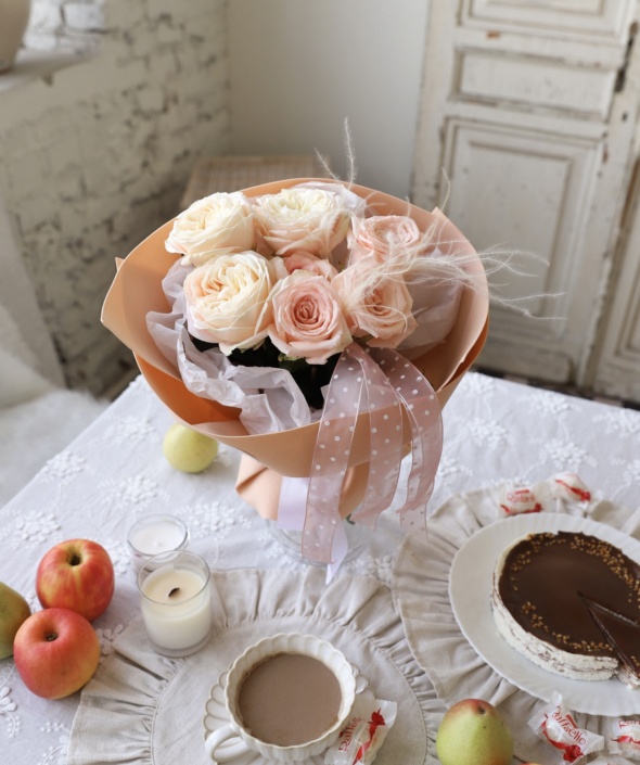 Нежный букет с садовой розой №1928 Нежный букет с садовой розой №1928