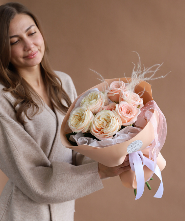 Нежный букет с садовой розой №1928 Нежный букет с садовой розой №1928