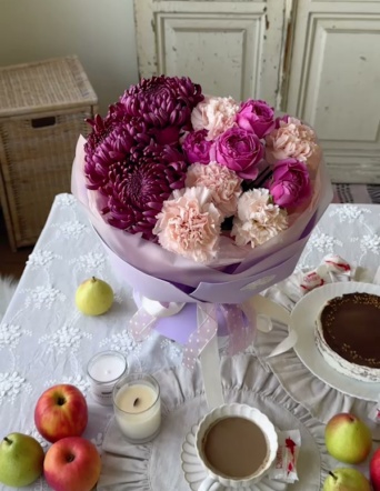 Сборный букет с винными хризантемами №2016