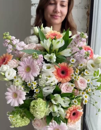 Сборный букет в ленту №2104