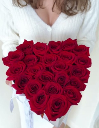Сердце с красными розами №2040