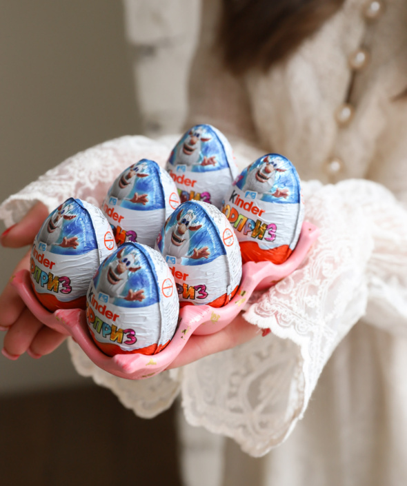 Шоколадные яйца Kinder Сюрприз на подставке ручной работы №2151
