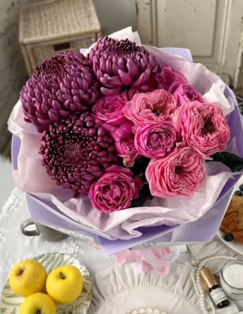 Яркий букет с винными хризантемами №2120 Яркий букет с винными хризантемами №2120