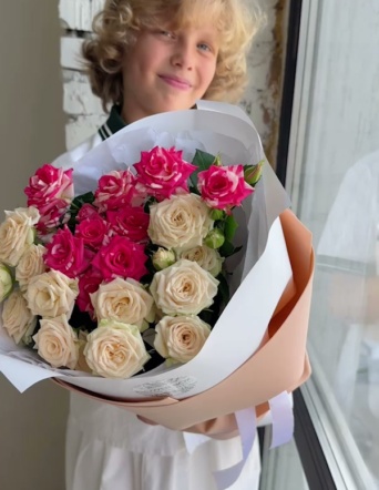 Яркий букет микс кустовых роз №1957