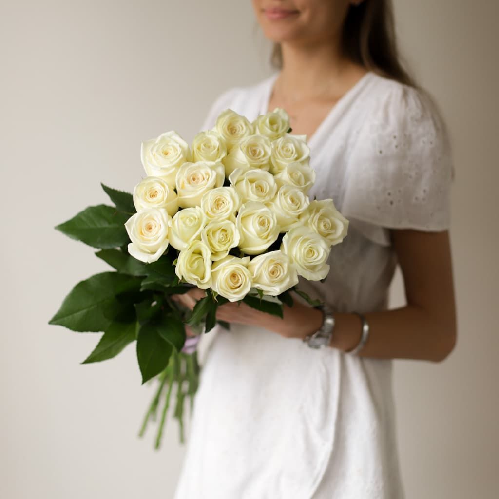 Белые розы в ленту (Россия, 21 шт) №1734 - Фото 1
