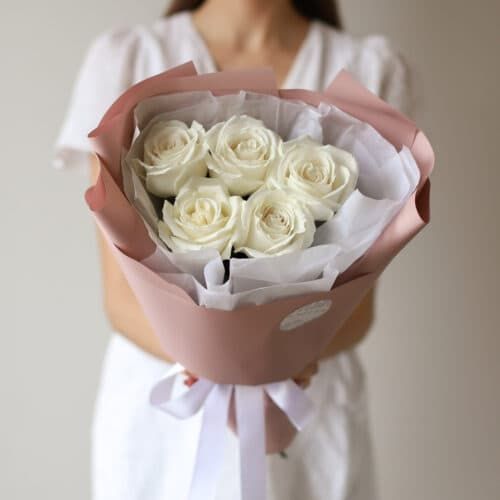 Белые розы в нежном оформлении (5 шт) №1574 - Фото 10