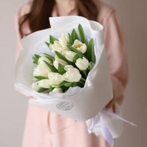 Белые тюльпаны голландские в белом оформлении (15 шт) №1587 - Фото 4