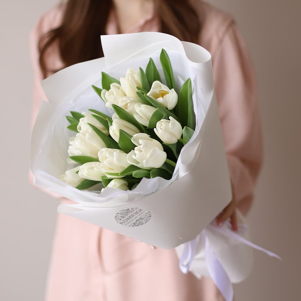 Белые тюльпаны голландские в белом оформлении (15 шт) №1587 - Фото 2