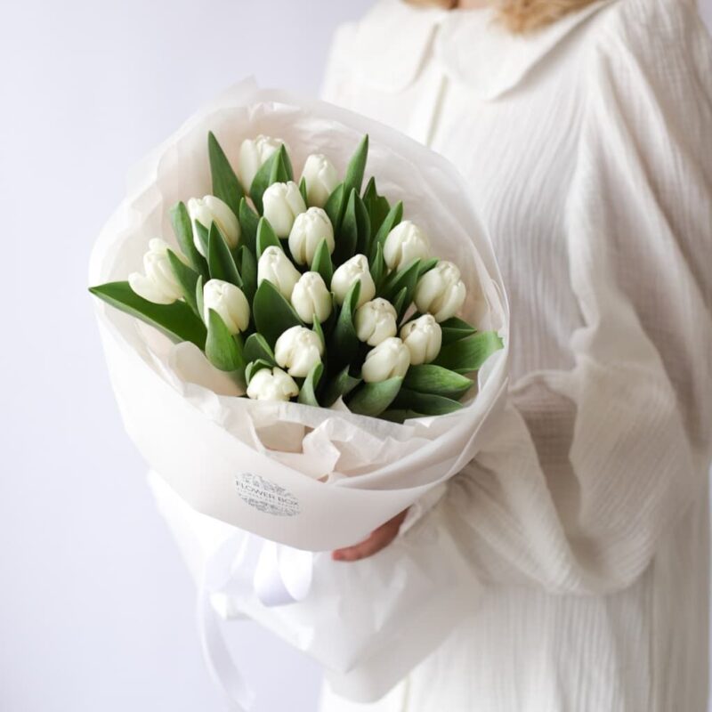 Белые тюльпаны в нежном оформлении (17 шт) №1562 - Фото 5