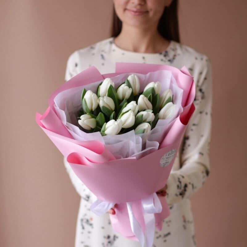 Белые тюльпаны в нежном оформлении №1823 - Фото 27