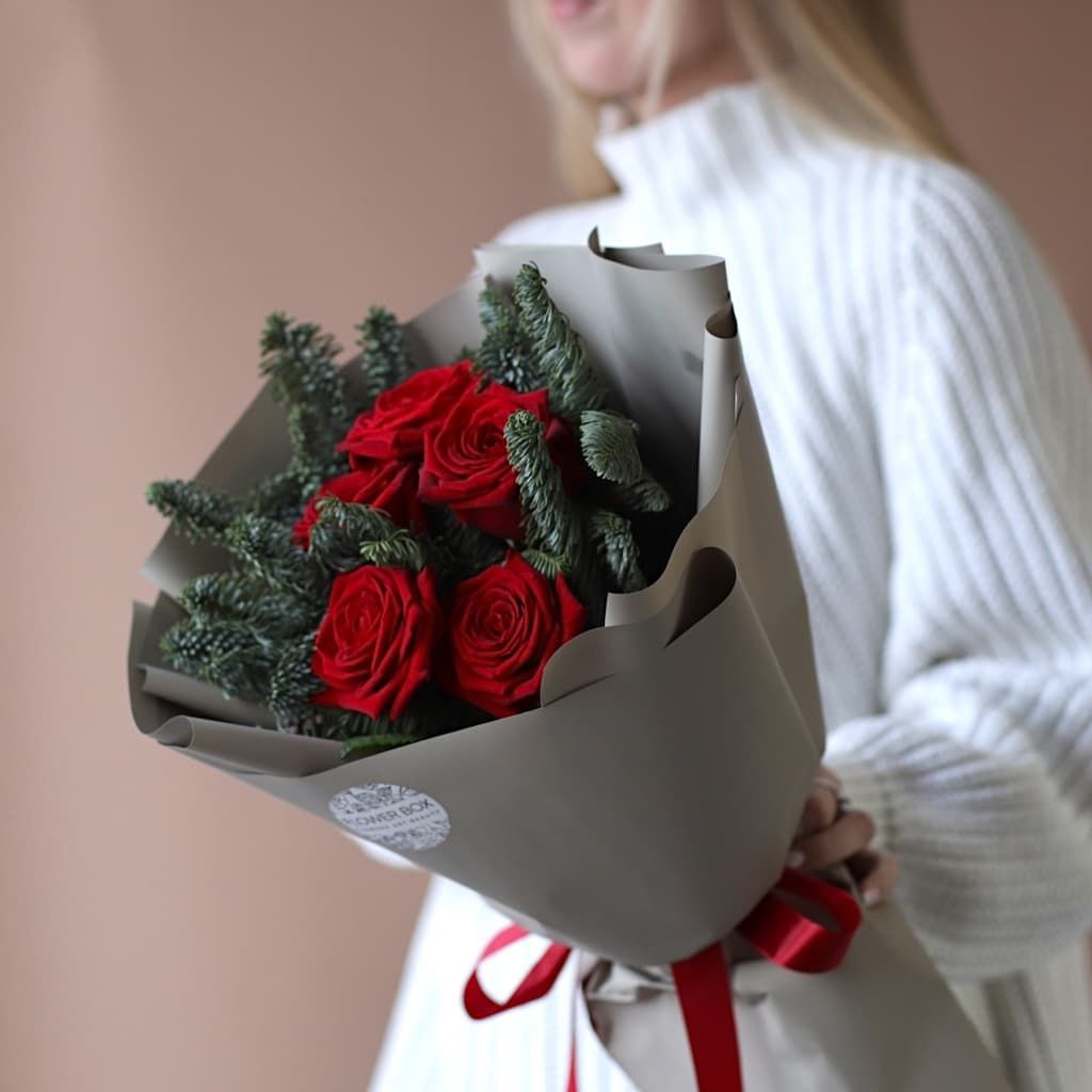 Букет с красными розами и нобилисом №1833 - Фото 1