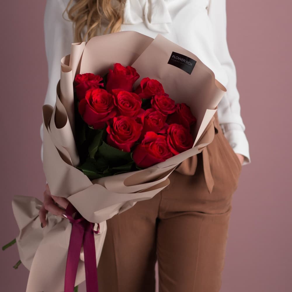 Красные розы в бежевом оформлении (11 шт) №510 - Фото 1