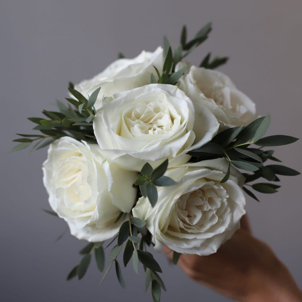 Свадебный букет из белых роз и эвкалипта №957 - Фото 1