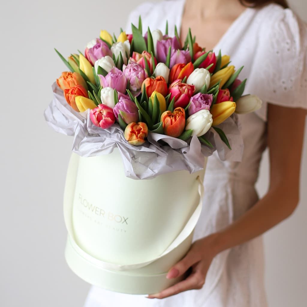 Коробка с тюльпанами голландскими размера М (51 шт) №1557 - Фото 2