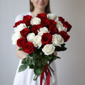 Красные и белые розы в ленту (25 шт) №1035 - Фото 4