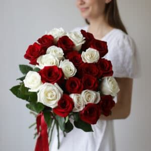 Красные и белые розы в ленту (25 шт) №1035 - Фото 3