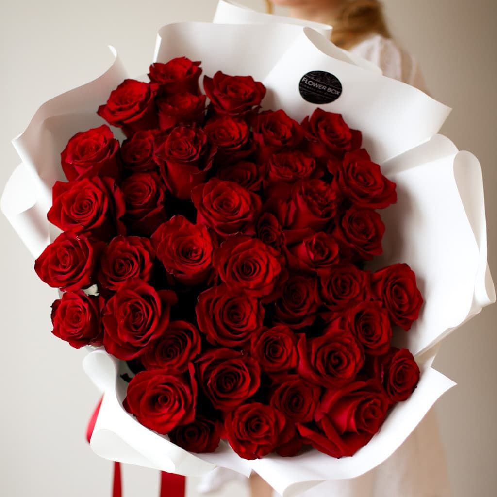 Красные розы в белом оформлении (41 шт) №721 - Фото 44