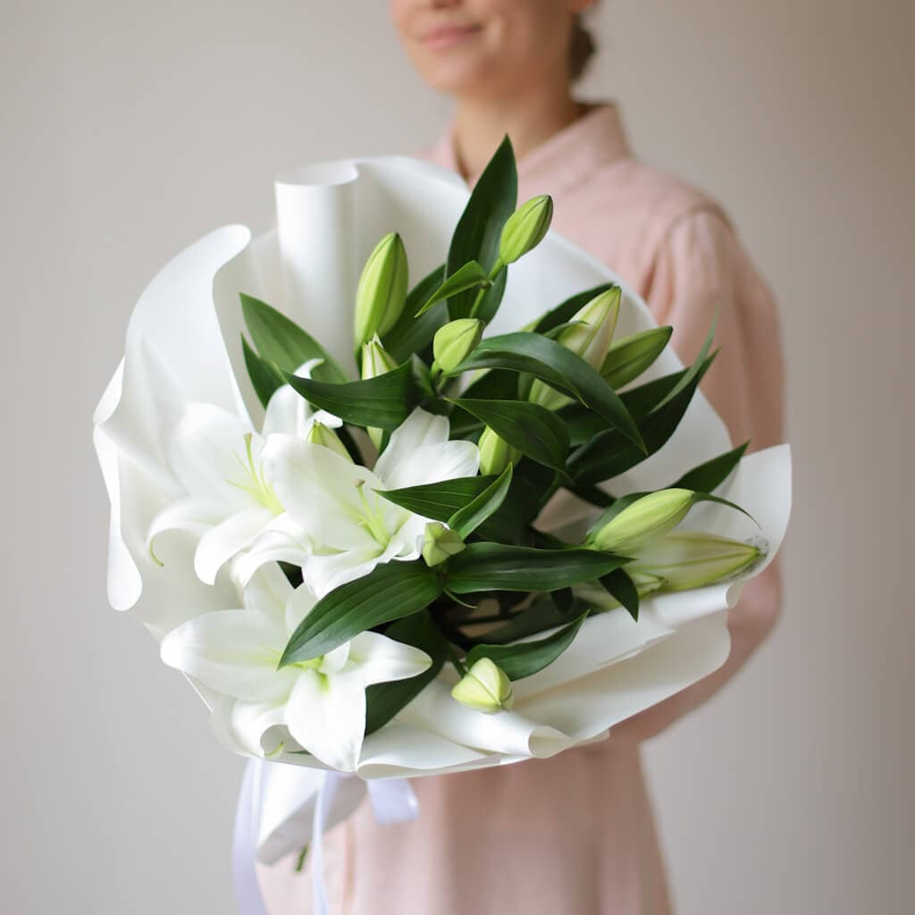 Лилии в белом оформлении №1633 - Фото 1