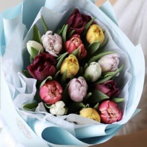Микс тюльпанов в голубом оформлении (15 шт) №1576 - Фото 4