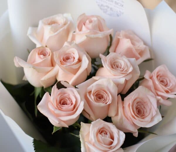 Розовые розы в белом оформлении (Россия, 11 шт) №1024 - Фото 6