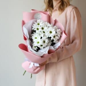 Хризантемы кустовые белые в розовом оформлении (3шт) №1270 - Фото 3