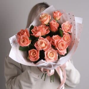 Розы оранжевые в белом оформлении (Россия, 15 шт) №1236 - Фото 3
