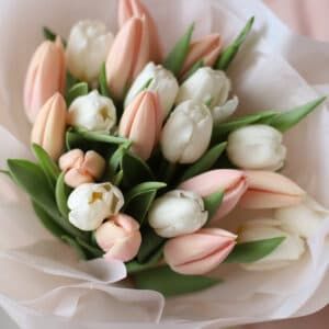Нежные тюльпаны голландские в белом оформлении (21 шт) №1596 - Фото 4