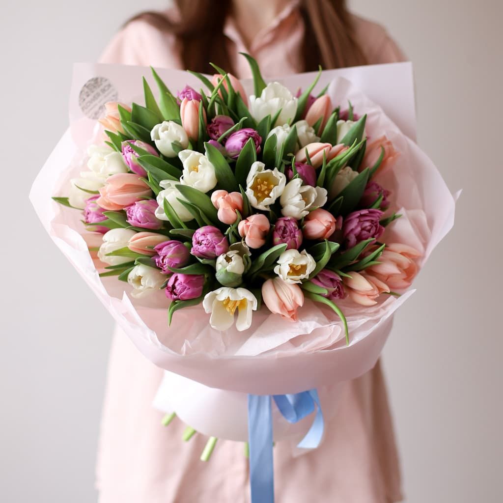 Нежные тюльпаны голландские в нежном оформлении (51 шт) №1592 - Фото 2
