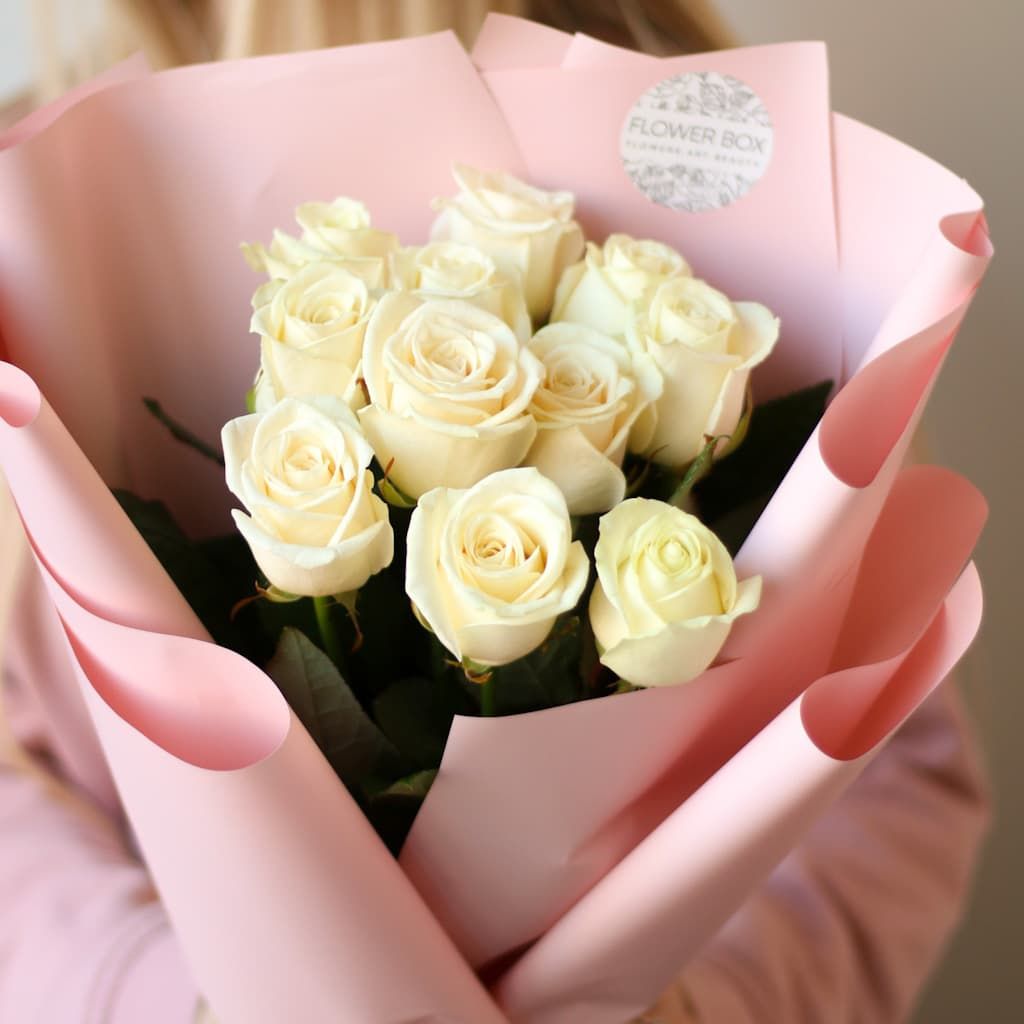 Розы белые в розовом оформлении (Россия, 11 шт) №1500 - Фото 2