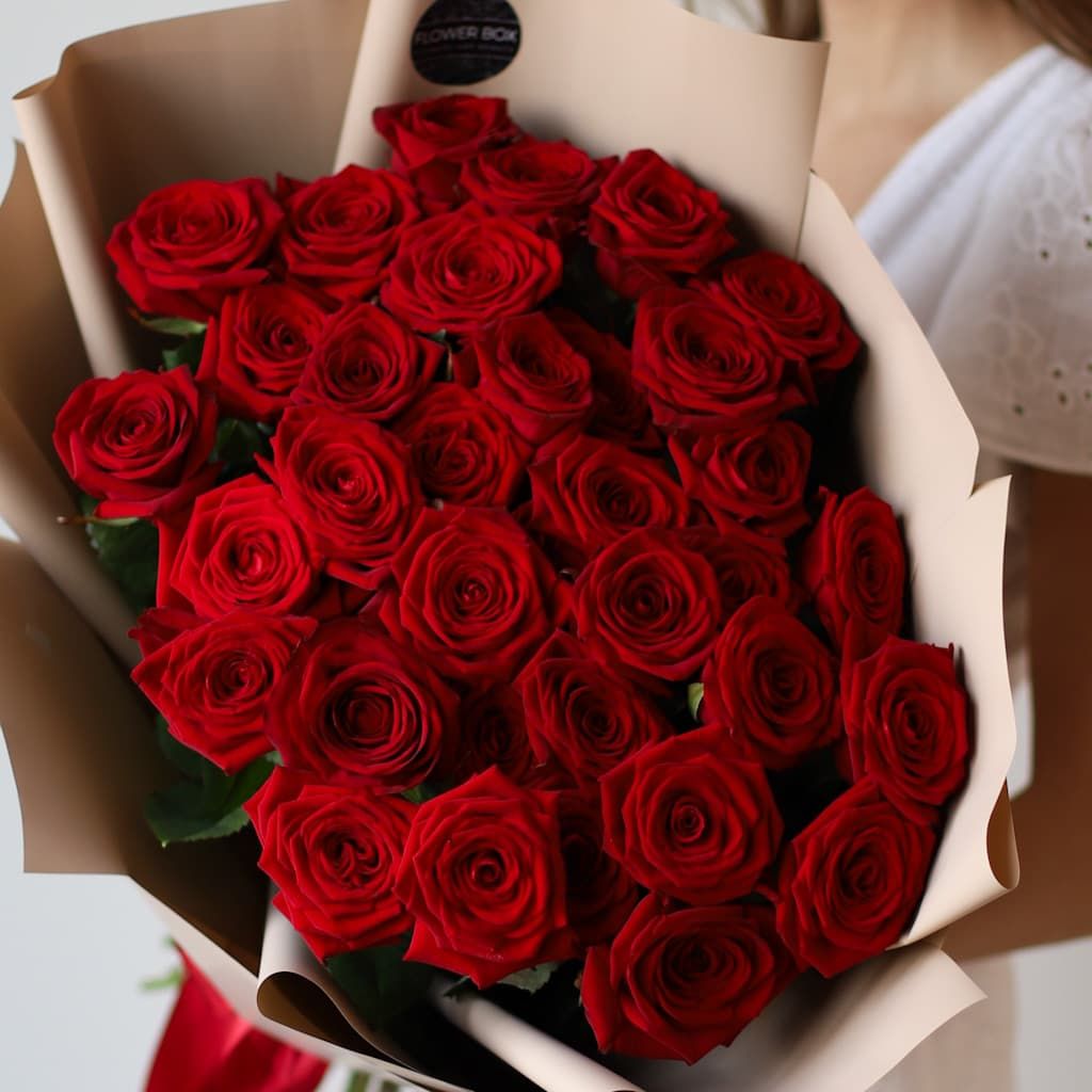 Розы красные в бежевом оформлении (Россия, 35 шт) №1023 - Фото 49