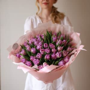 Тюльпаны в нежном оформлении (51 шт) №1566 - Фото 4