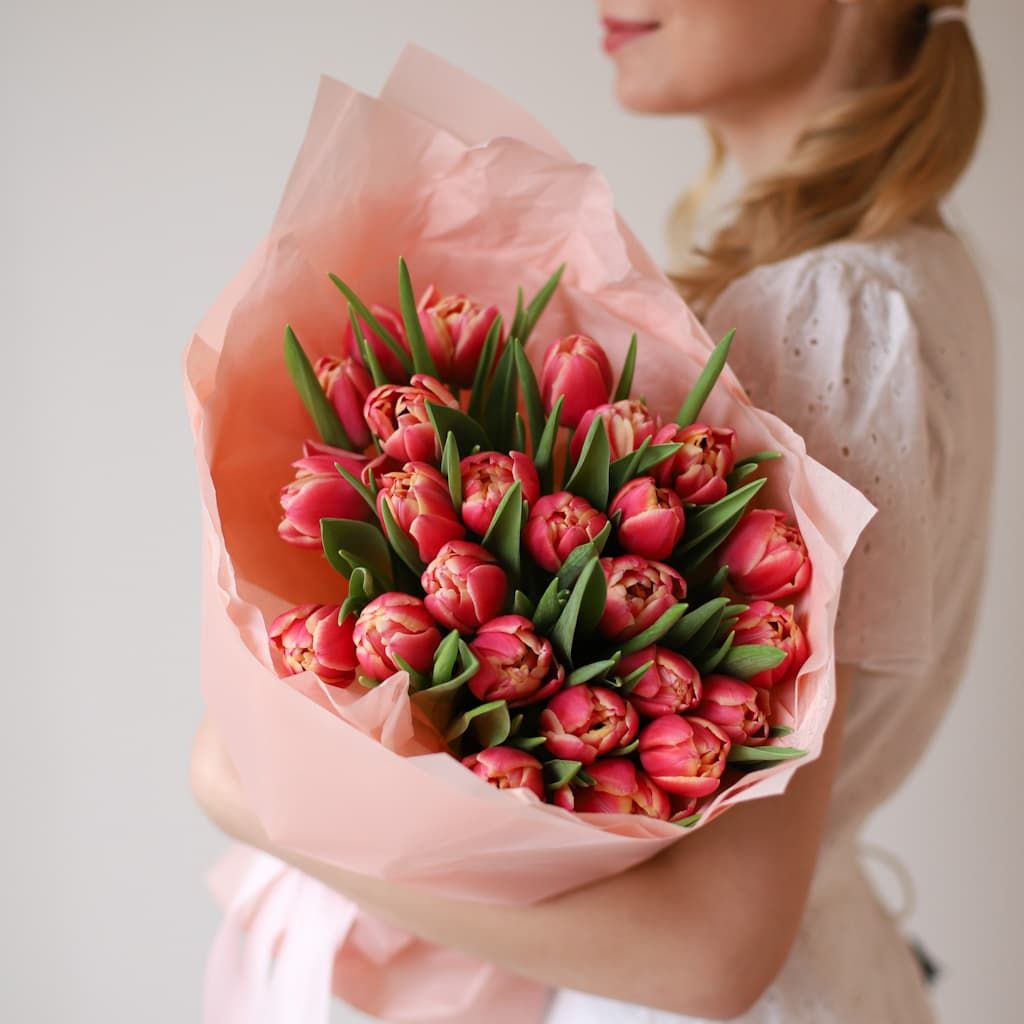 Яркие тюльпаны в нежном оформлении (25 шт) №1560 - Фото 2