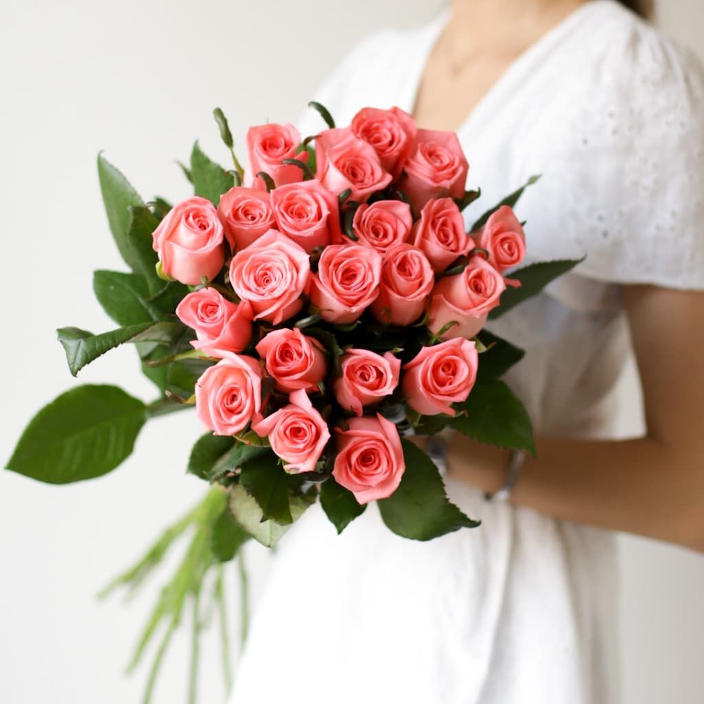 Ярко-розовые розы в ленту (Россия, 21 шт) №1736 - Фото 1
